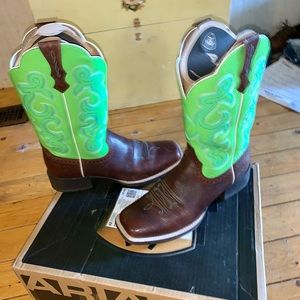 Women’s “Ariat” ATS “Awesome” Boots size 10